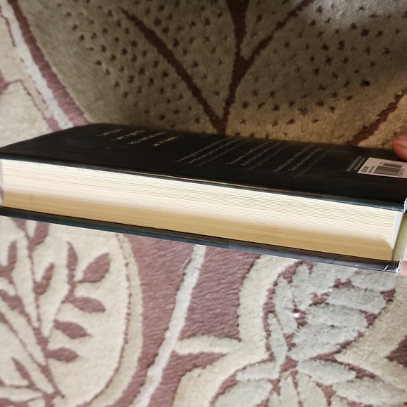 The One and Only Ivan by Katherine Applegate - Picture 3 of 8